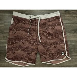 Vuori Cruise Boardshort. 7.5in inseam in Cedar Vintage Ocean color